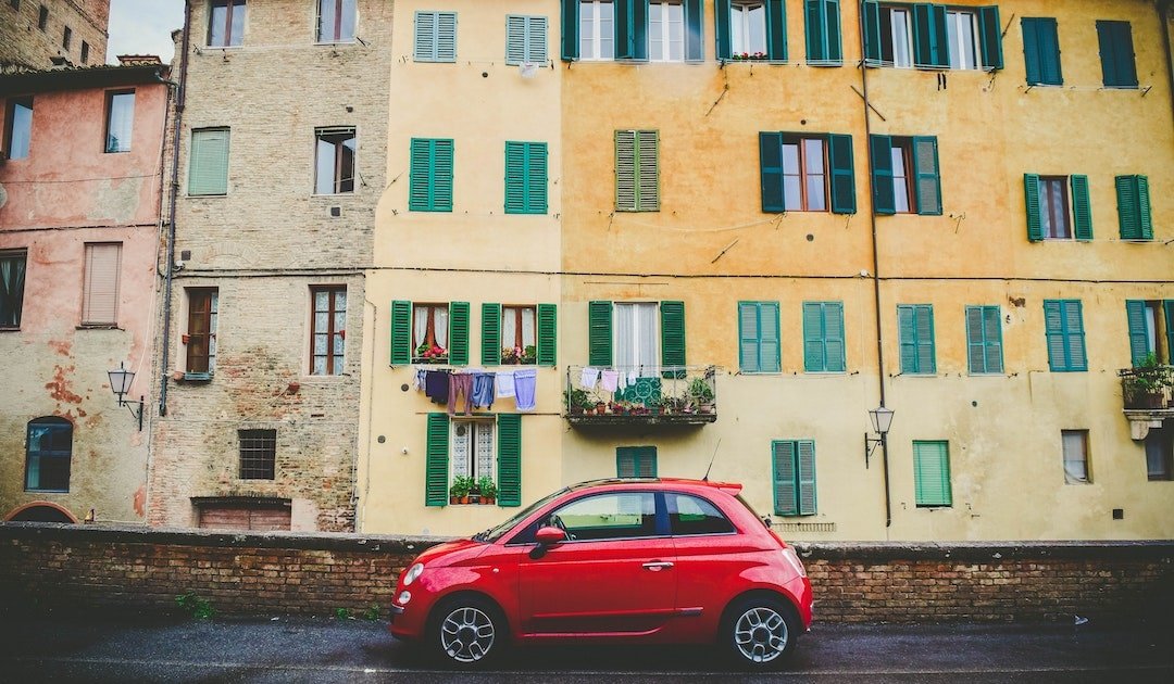 Driving in Italy travel tips