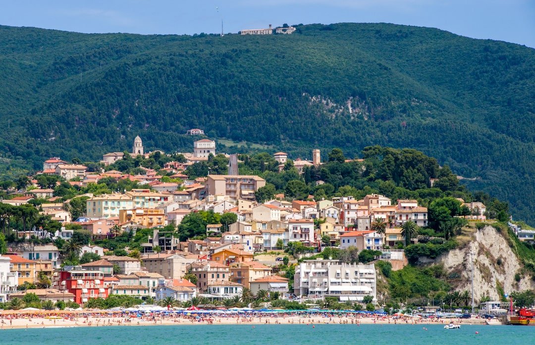 the best beaches in le marche italy the italian on tour