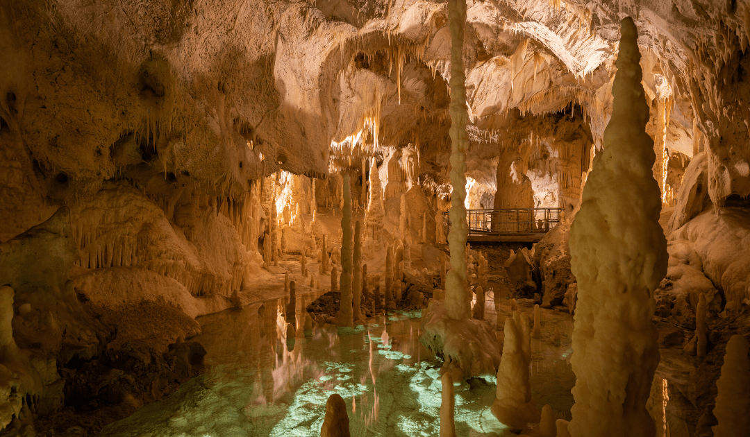 caves in le marche region